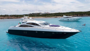 luxury yacht charter cancun yates