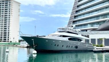 how much to rent a yacht in cancun