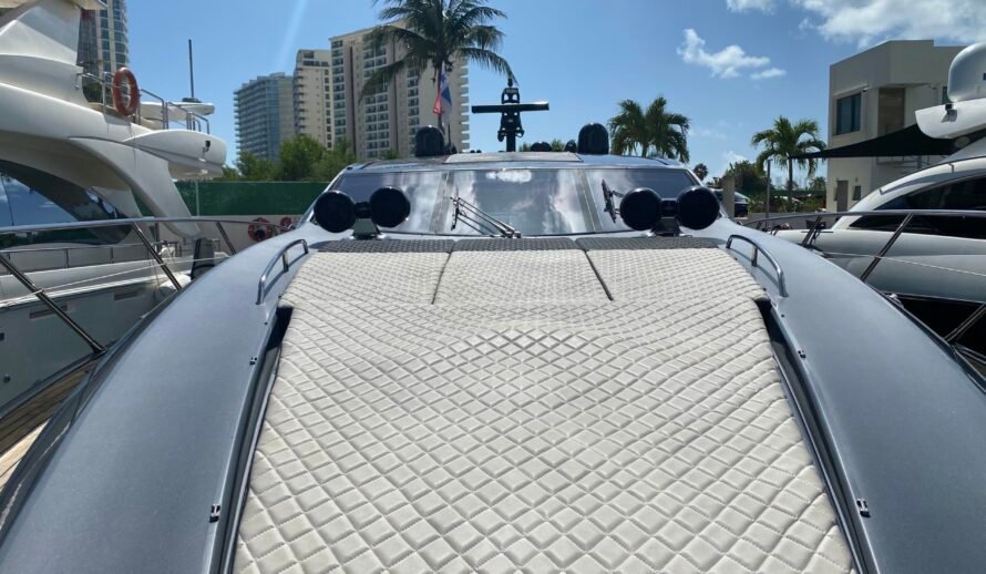 Yacht Sunseeker Predator 64
