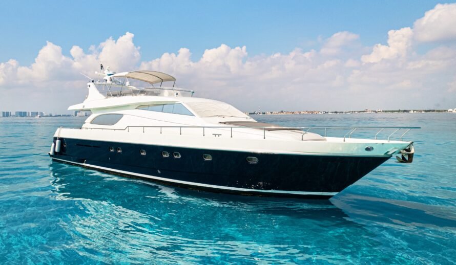 Ferretti 72 yacht rental in Cancun side view in turquoise water