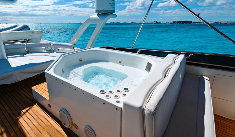 Dyna Craft 80 yacht jacuzzi Cancun – luxury yacht rental deck spa