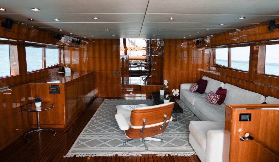 Dyna Craft 80 yacht salon interior Cancun – luxury yacht rental